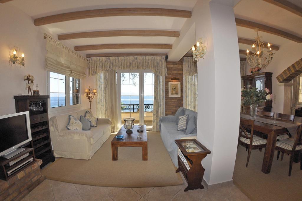 Villa Romantica Perama  Rum bild
